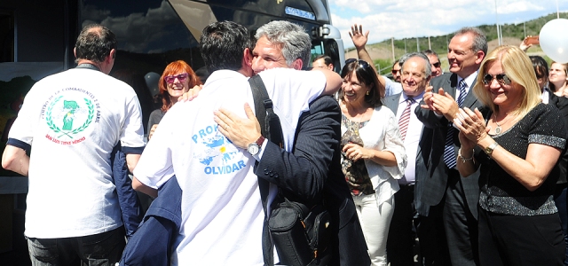 Viaje a Malvinas: Poggi despidió a 20 veteranos