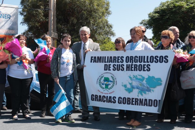 Tercer viaje a Malvinas: El gobernador Poggi recibió a héroes y viudas