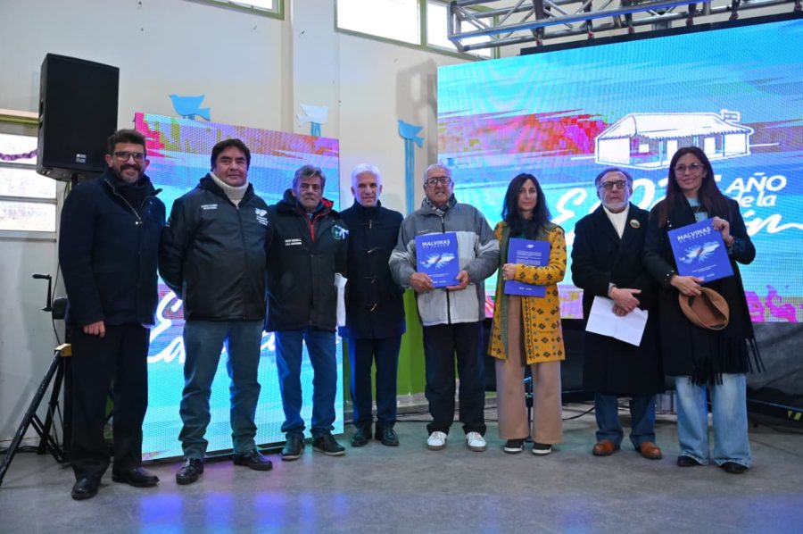 •	ESCUELA GENERATIVA “NUEVA HUMANIDAD” director TOLEDO, TAMARA DEBORA
•	“CENTRO DE JUBILADOS 3 DE OCTUBRE ASOCIACION CIVIL. CIUDAD DE POTRERO DE LOS FUNES”, representante BELMUDEZ, RUBEN JORGE
•	INTENDENTE: Vallejo Cristina